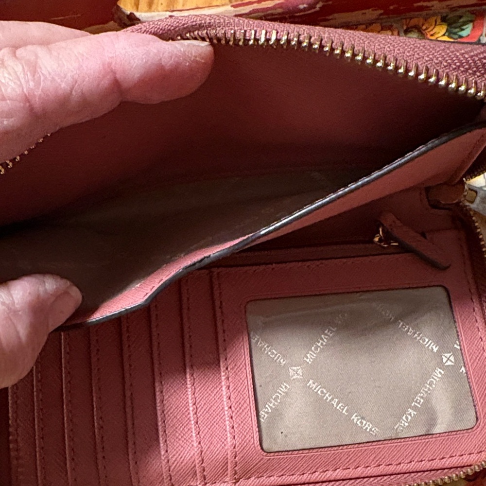 Michael Kors Rose Wallet - Picture 11 of 12